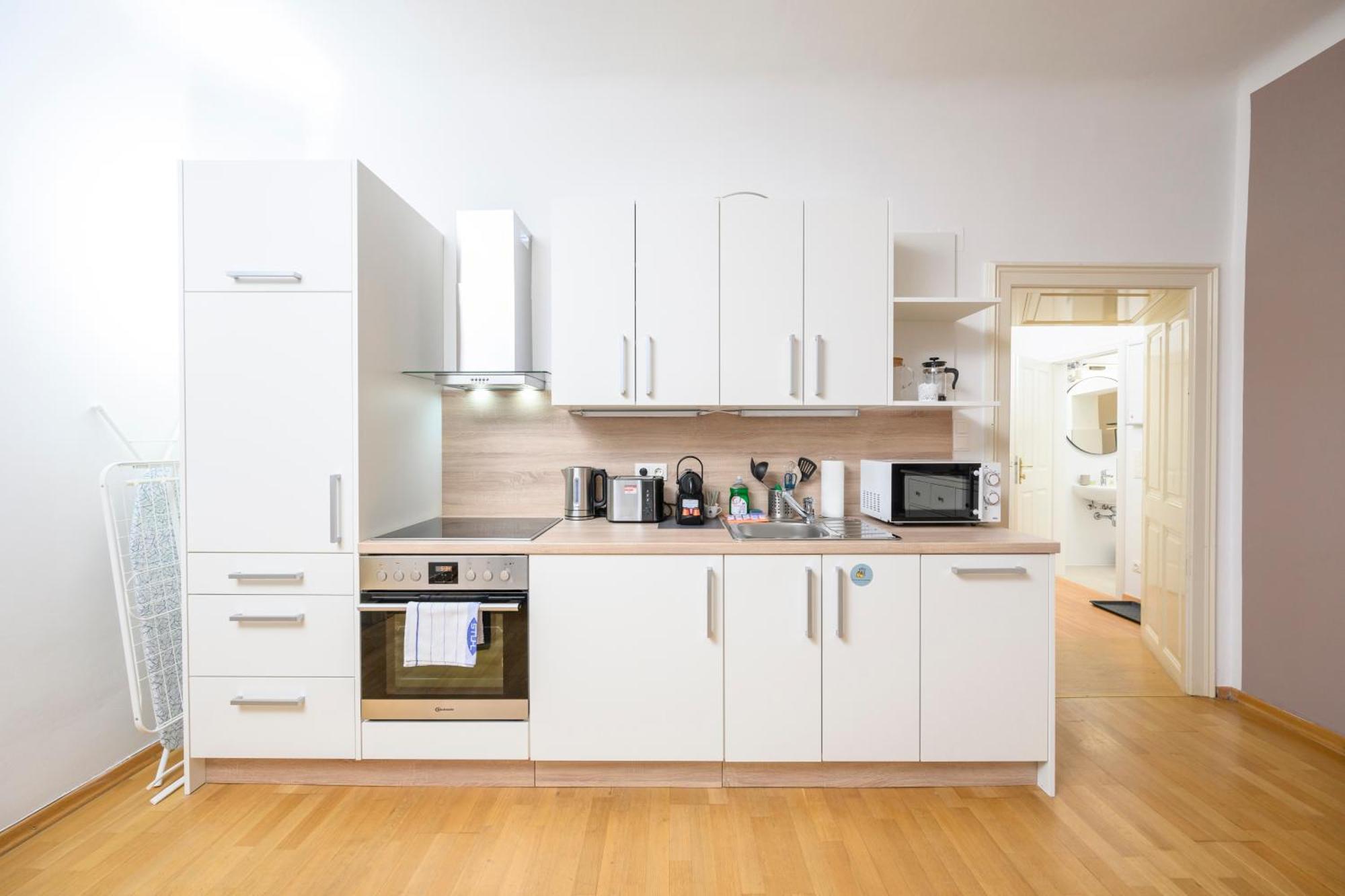 Central City Apartments Вена Экстерьер фото