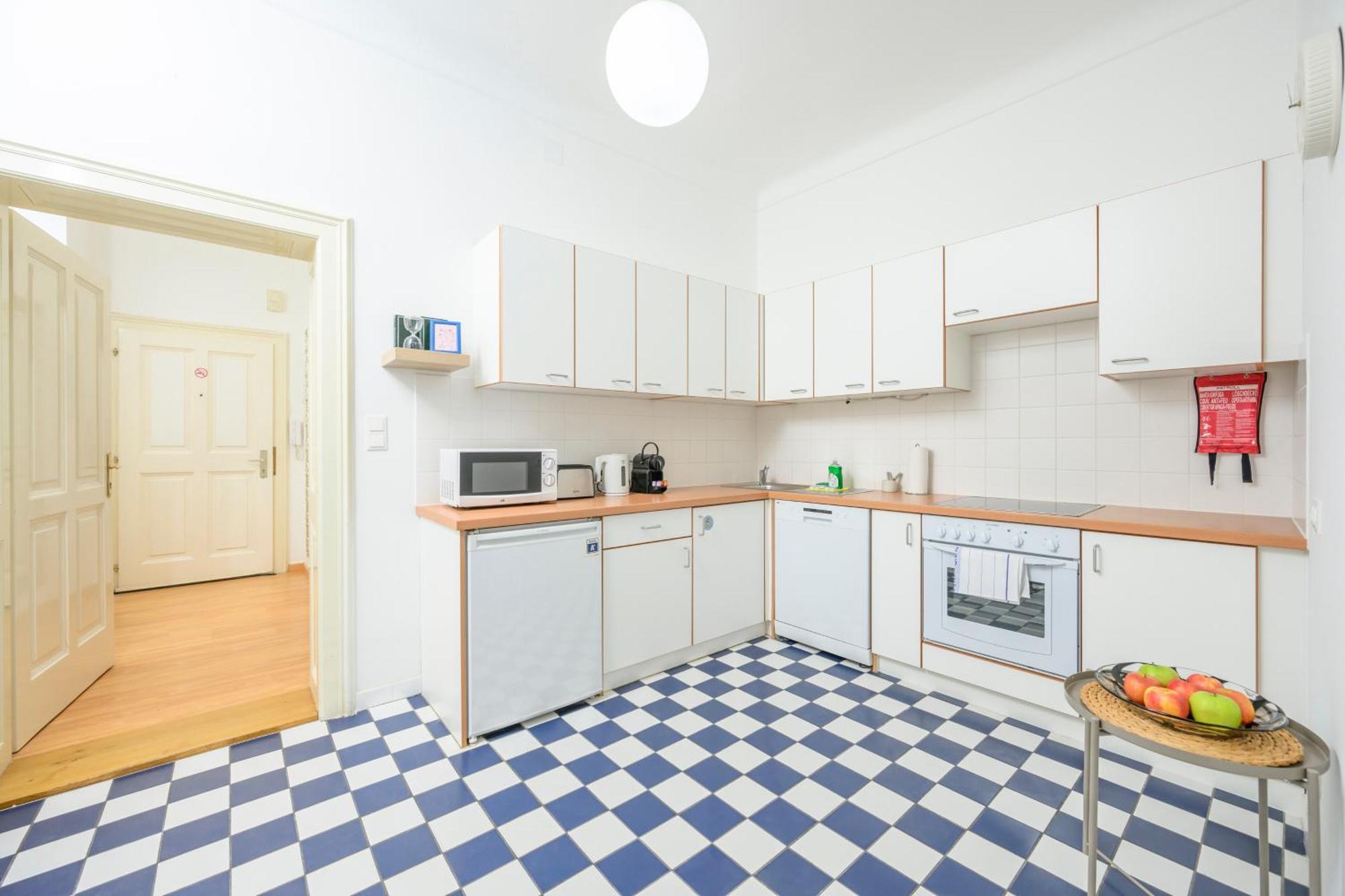 Central City Apartments Вена Экстерьер фото
