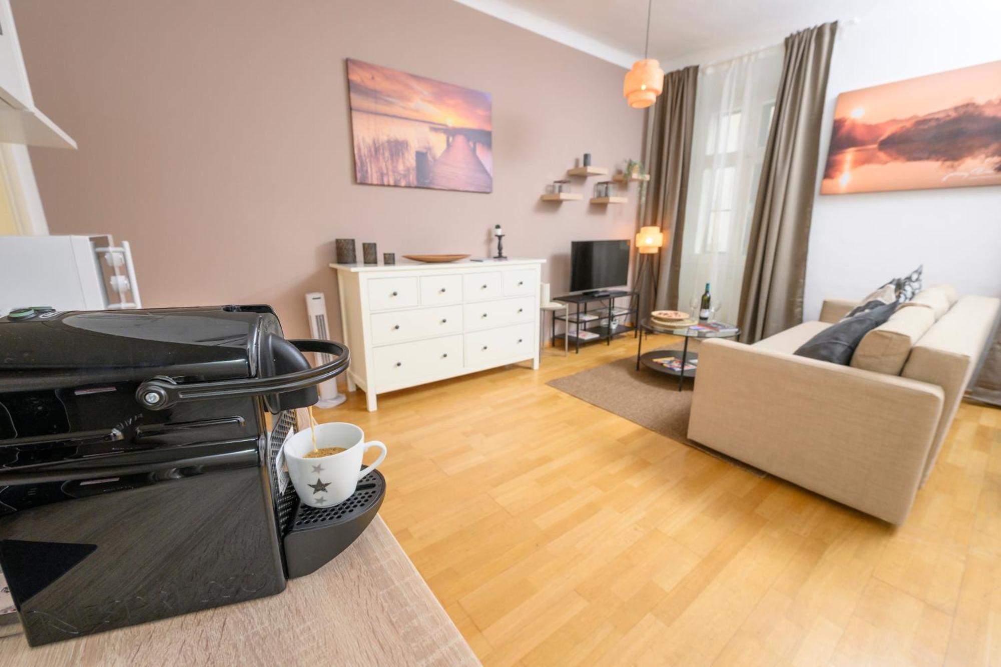 Central City Apartments Вена Экстерьер фото