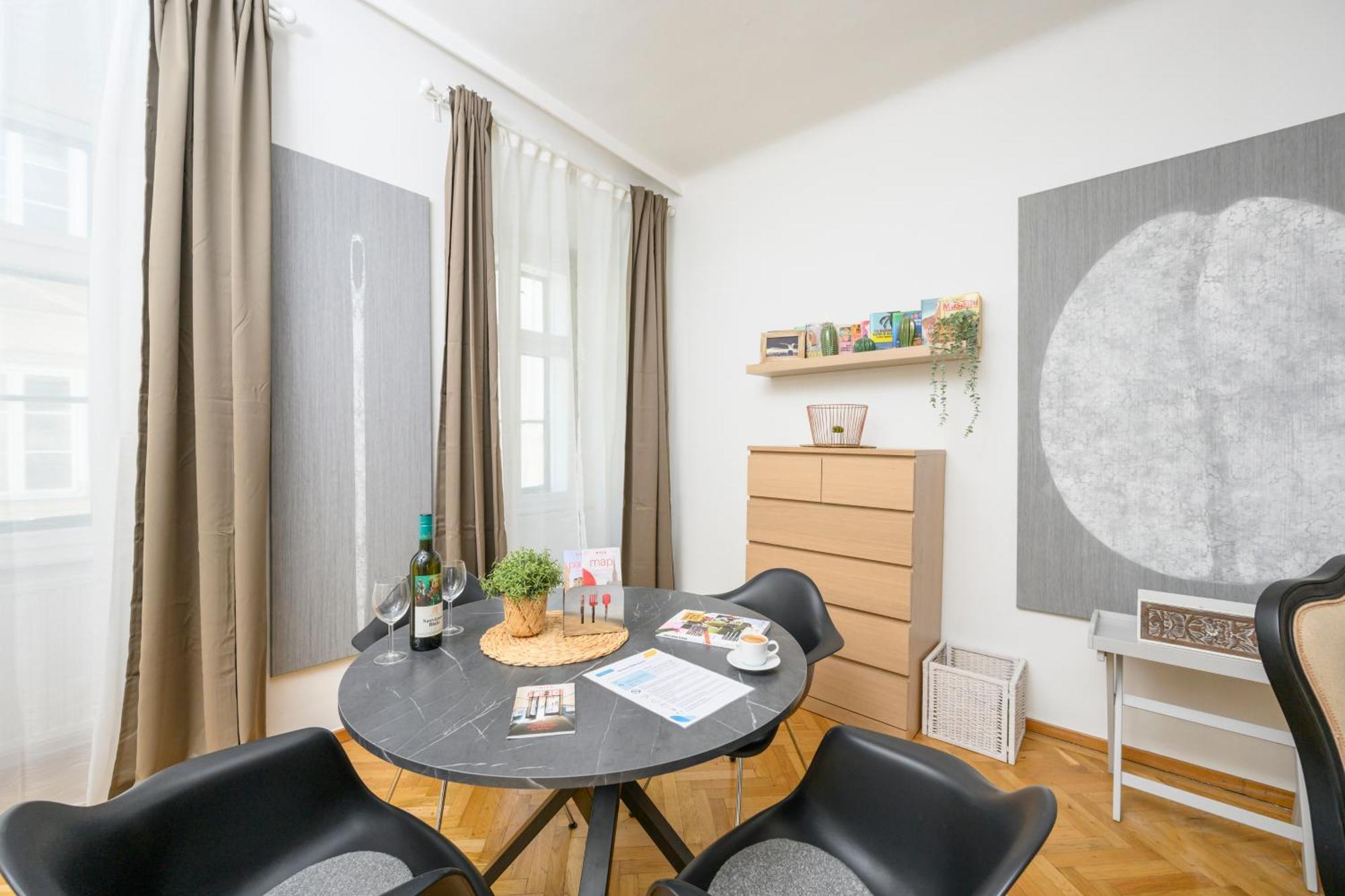 Central City Apartments Вена Экстерьер фото