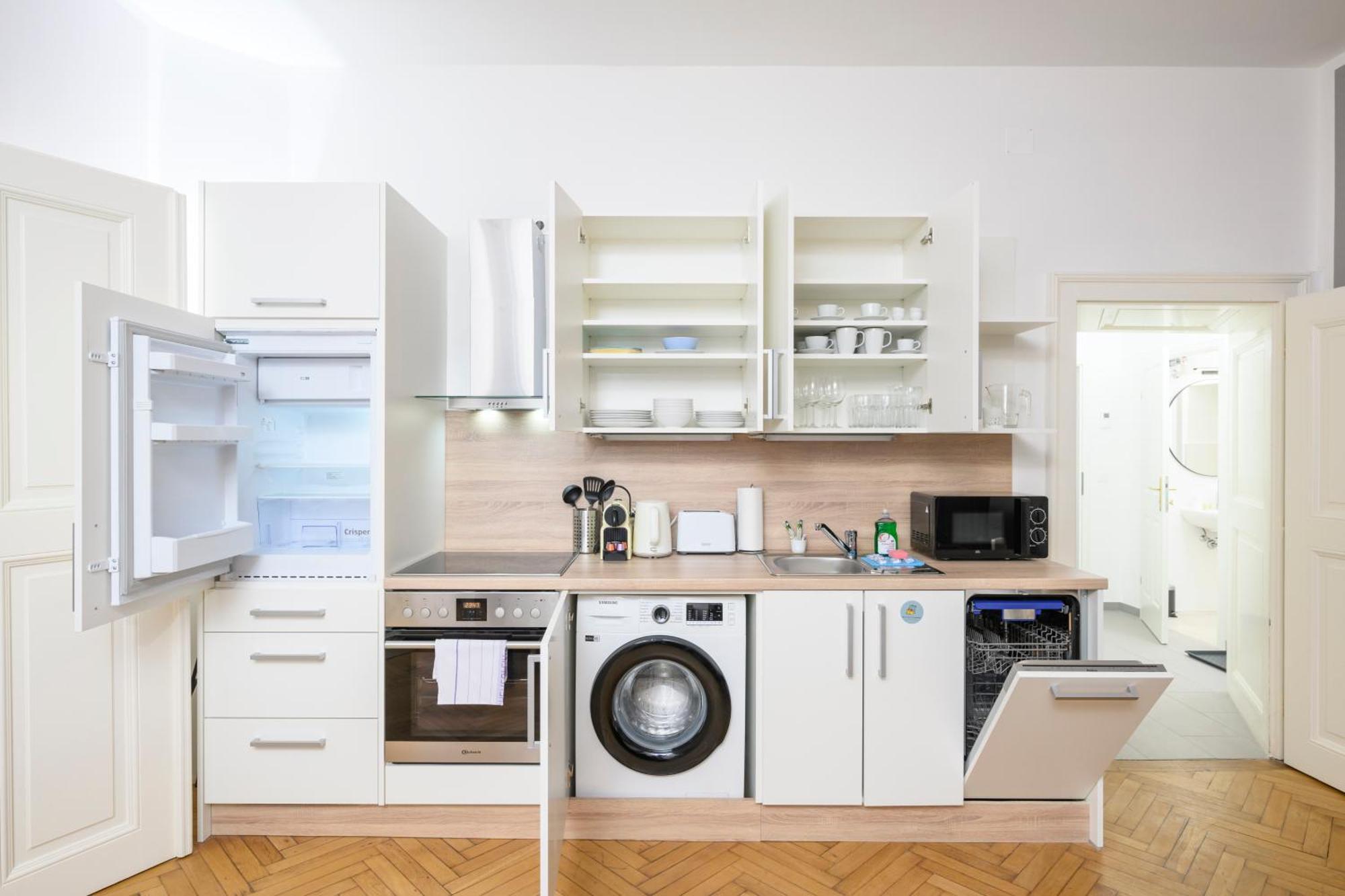 Central City Apartments Вена Экстерьер фото
